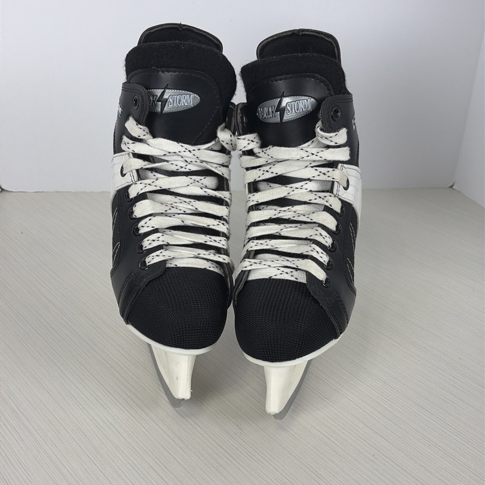 CCM Black Storm Kids Youth Hockey Skates Size 4 Black White